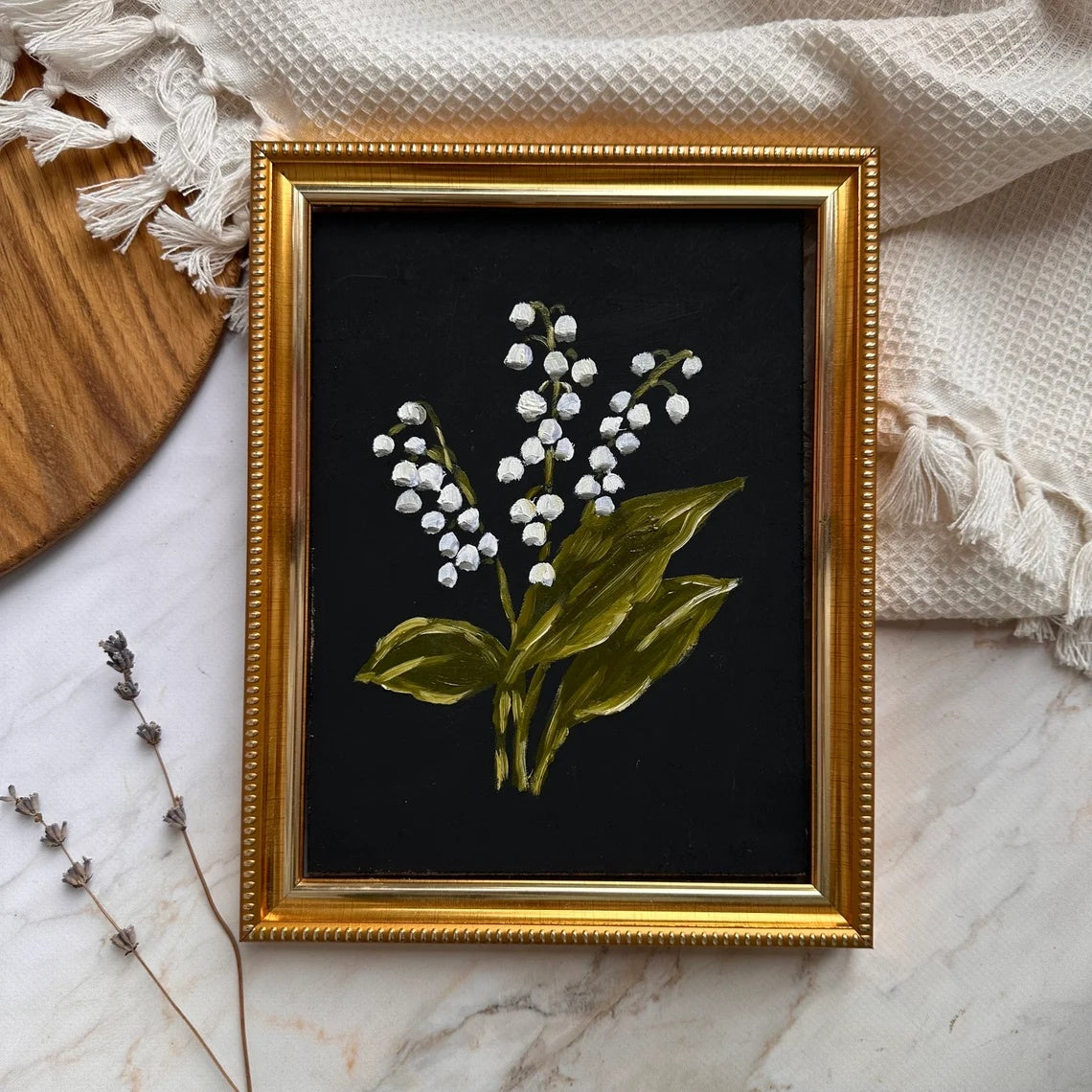 Elegance in Simplicity: A Classic Floral Oil Painting Finds Its Home